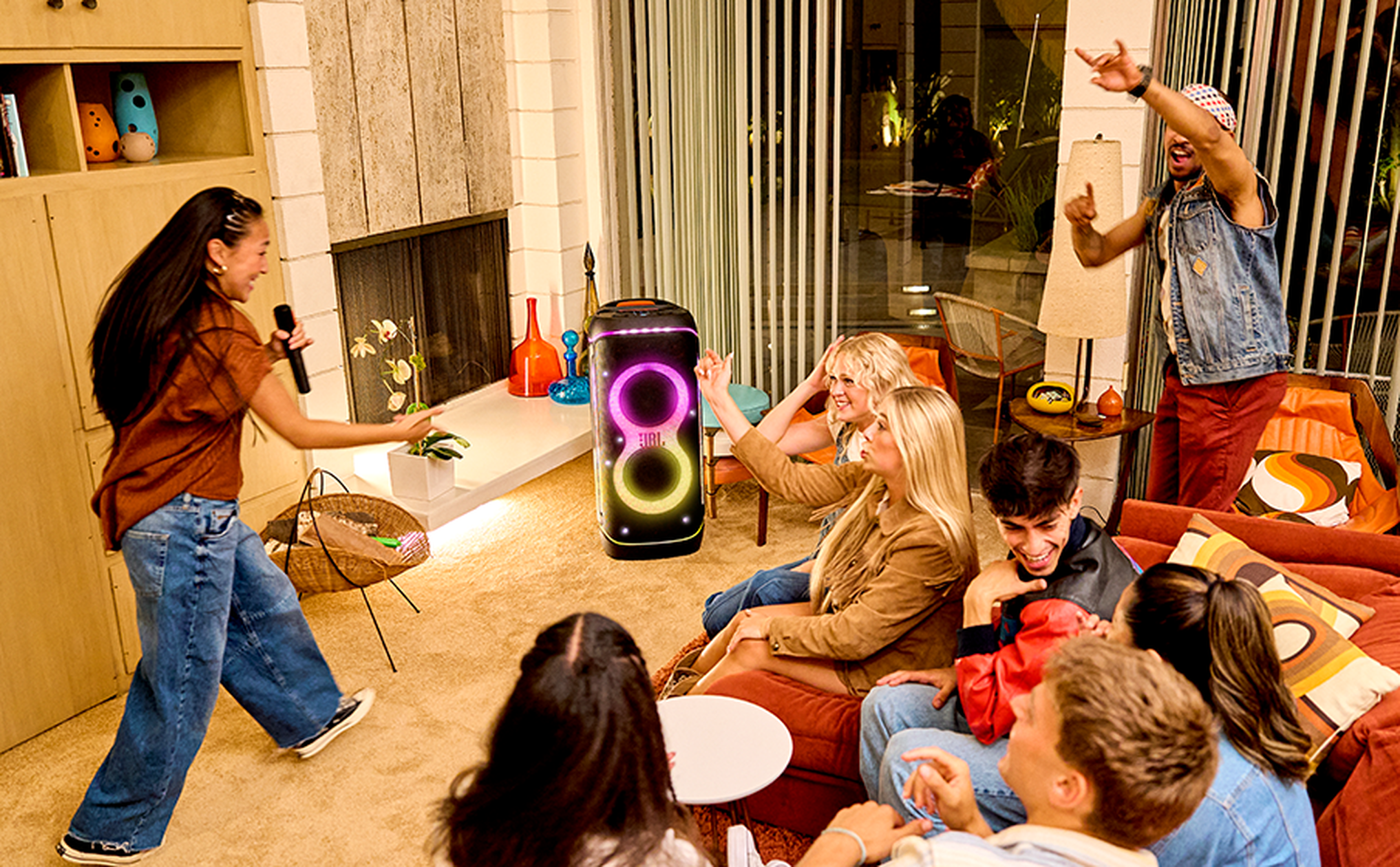 LS_JBL_PARTYBOX_720_LIFESTYLE_3 اسپیکر جی بی ال مدل JBL PartyBox 720